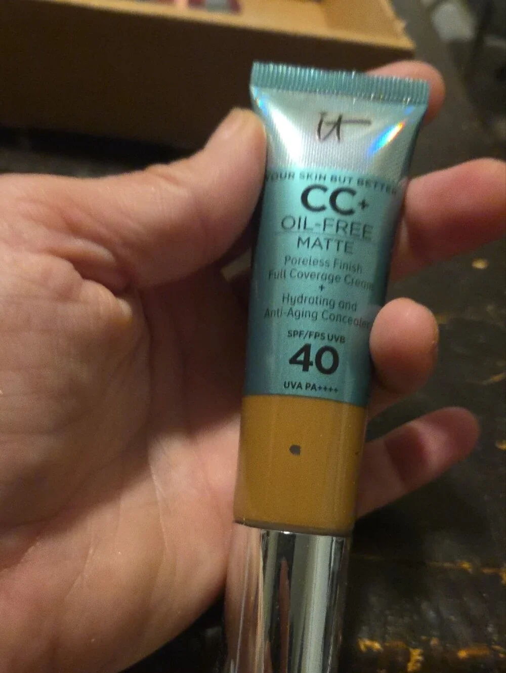 it cosmetics CC+ Oil-Free Matte Cream Concealer In DEEP NIB